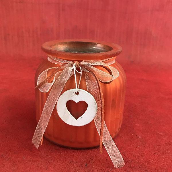Vaso in vetro rotondo arancione e argento con ciondolo a forma di cuore davanti